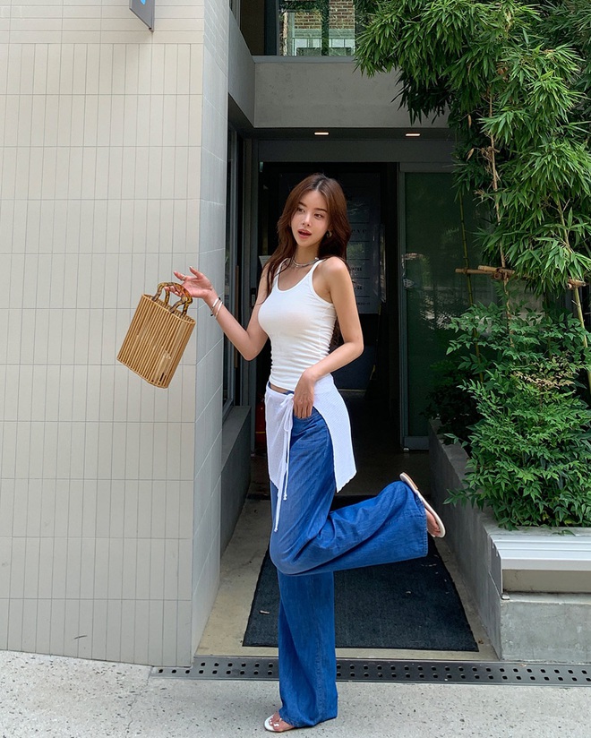 3 mẫu quần jeans phổ biến nhất hiện tại và chỉ cần sắm thế này là sành điệu, không cần hơn- Ảnh 3.