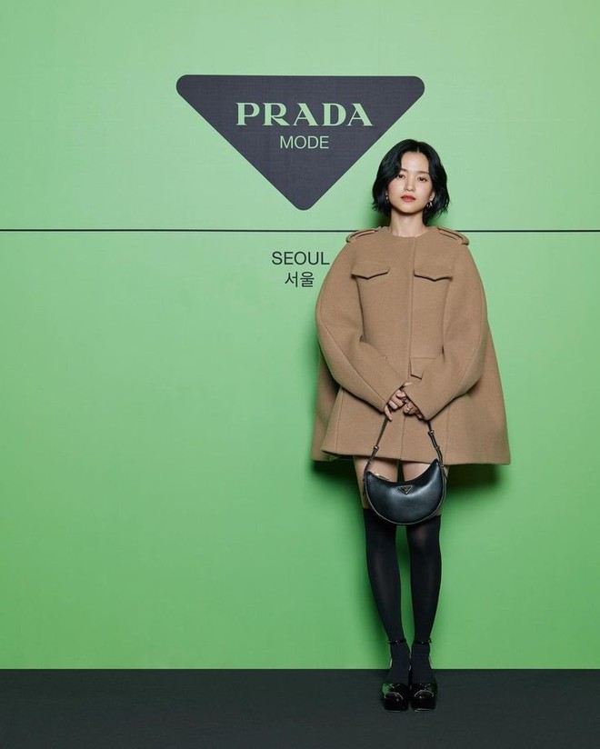 Đại sứ Prada đi ăn cưới mặc không giống ai- Ảnh 11.