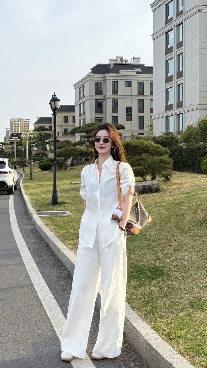 Diện quần trắng dễ mắc lỗi phản cảm chí mạng nếu không biết 3 điều này- Ảnh 2.