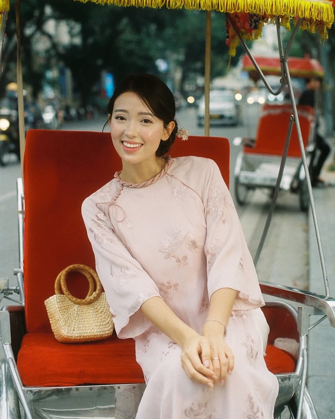 "Bông hồng lai" đang khiến TikTok điên đảo vì nhan sắc, style sành điệu toàn mẫu local brand Việt xinh!- Ảnh 13.