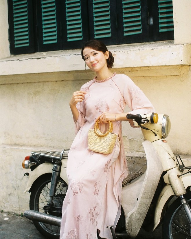 "Bông hồng lai" đang khiến TikTok điên đảo vì nhan sắc, style sành điệu toàn mẫu local brand Việt xinh!- Ảnh 14.