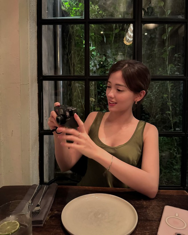 "Bông hồng lai" đang khiến TikTok điên đảo vì nhan sắc, style sành điệu toàn mẫu local brand Việt xinh!- Ảnh 12.