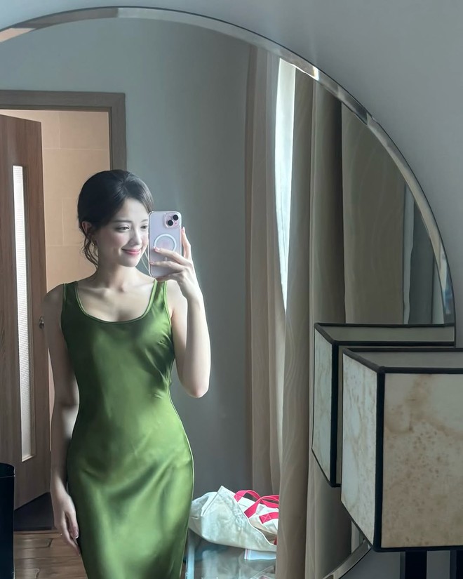 "Bông hồng lai" đang khiến TikTok điên đảo vì nhan sắc, style sành điệu toàn mẫu local brand Việt xinh!- Ảnh 11.
