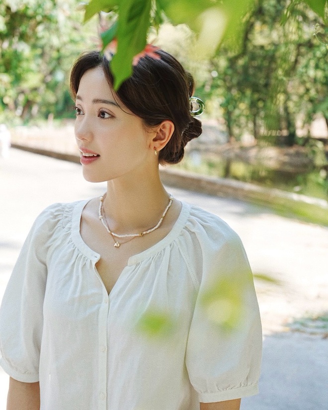 "Bông hồng lai" đang khiến TikTok điên đảo vì nhan sắc, style sành điệu toàn mẫu local brand Việt xinh!- Ảnh 7.