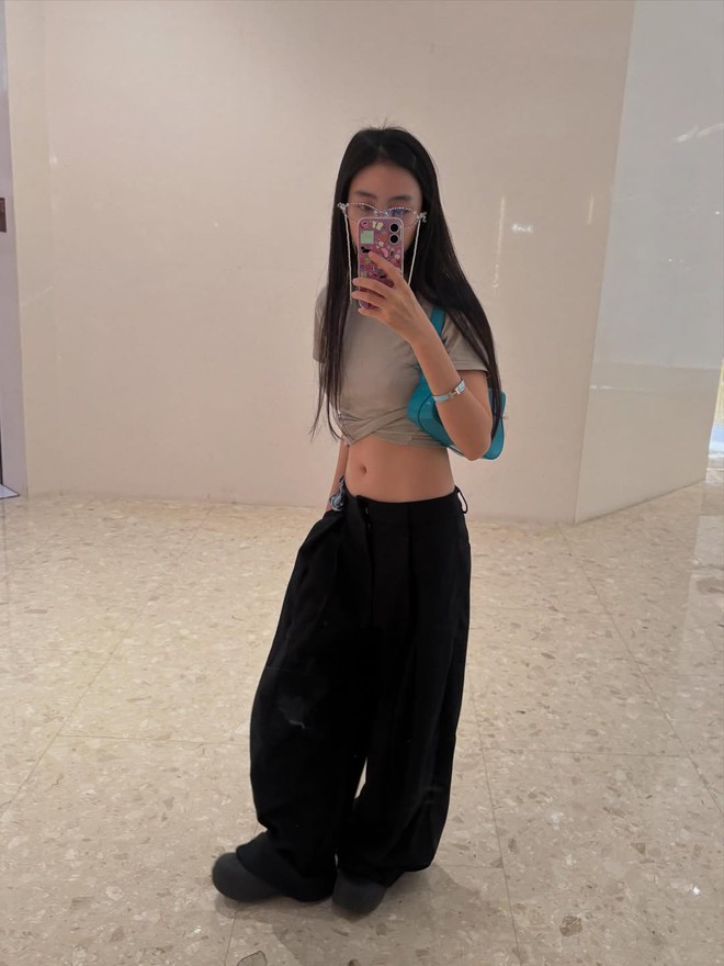 Gái Việt được báo Trung khen "mỹ nhân ngàn năm có một": Nhan sắc chấp camera thường, style đơn giản nhưng xịn đét- Ảnh 17.
