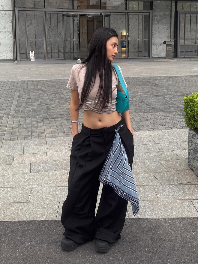 Gái Việt được báo Trung khen "mỹ nhân ngàn năm có một": Nhan sắc chấp camera thường, style đơn giản nhưng xịn đét- Ảnh 16.