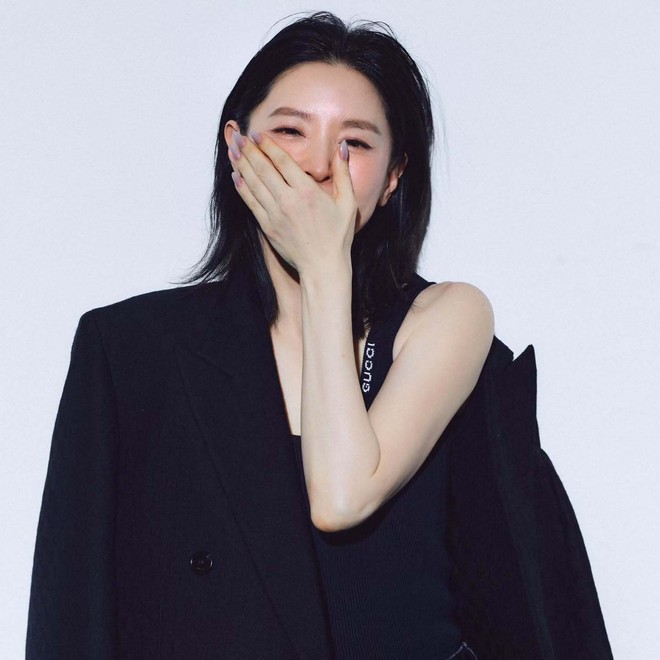 Lee Young Ae không để tóc quá dài ở tuổi 50+ mà áp dụng 4 kiểu tóc gọn gàng, trẻ trung sau đây- Ảnh 7.