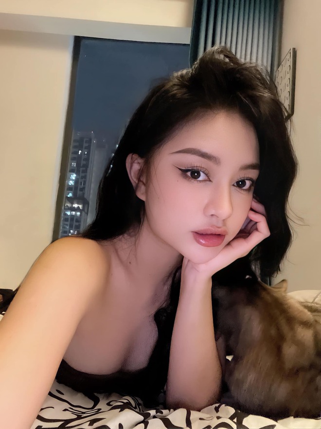 Cô chủ local brand Việt cực hot trên Instagram, ai follow cũng "lên level" mặc đẹp!- Ảnh 3.