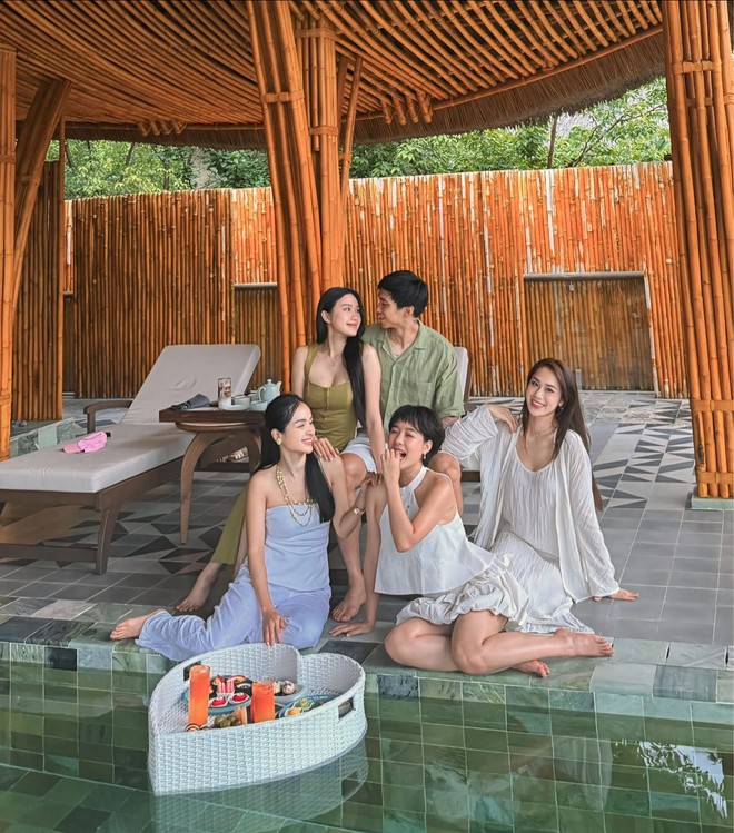 Doãn Hải My khoe visual Top 10 Hoa hậu, chân dài thẳng tắp chiếm spotlight khi cùng Văn Hậu "trốn con" đi chill- Ảnh 9.
