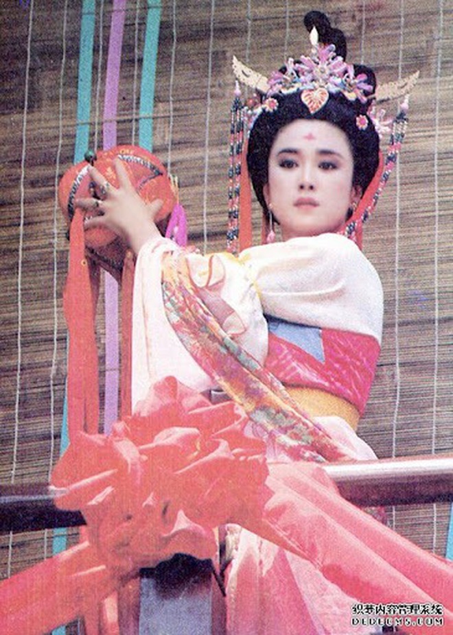 Mỹ nữ sa ngã rúng động showbiz: Bị bắt vì mở tiệc ma túy đá, còn rủ rê em gái và chị họ - Ảnh 1.