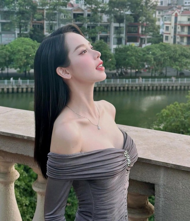 Nàng hậu Quốc tế đổi giao diện, netizen gọi tên Lisa và 1 Em Xinh- Ảnh 9. Nàng hậu Quốc tế đổi giao diện, netizen gọi tên Lisa và 1 Em Xinh- Ảnh 9.