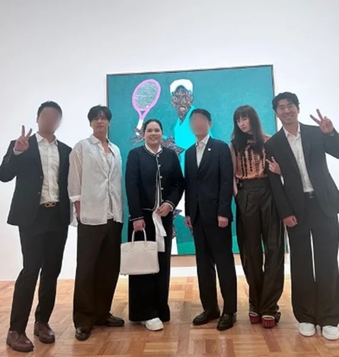 Camera thường "bóc trần" nhan sắc thật gây sốc của vợ chồng Won Bin - Lee Na Young sau nhiều năm "ở ẩn"- Ảnh 2.