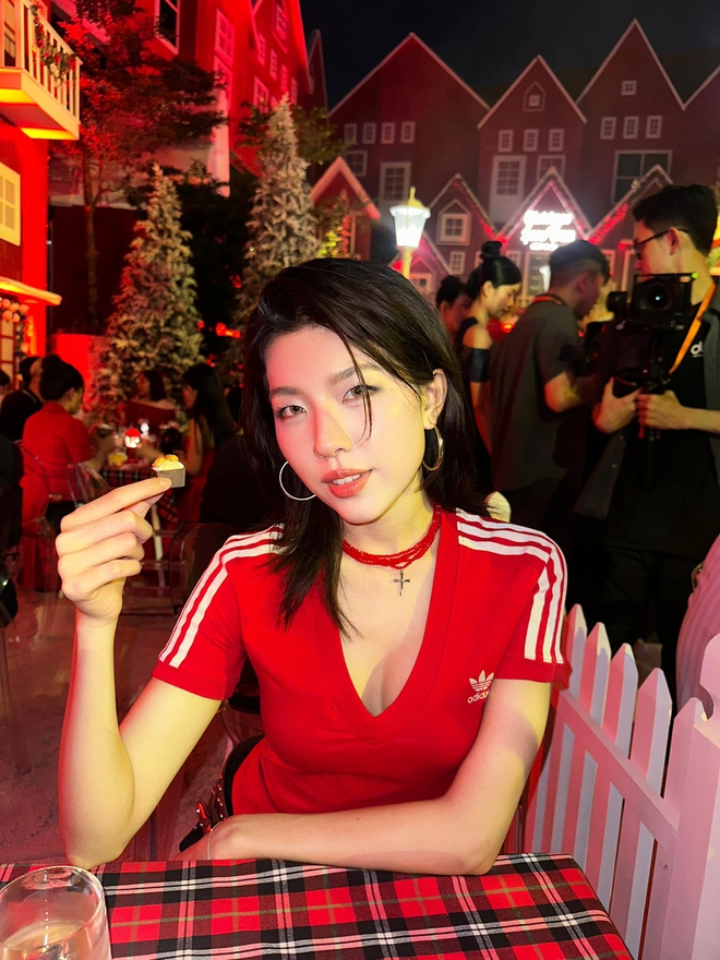 Trấn Thành “bẹo hình bẹo dạng” khi tận mắt thấy cảnh nhạy cảm ở Em Xinh: Tranh cãi dữ dội!- Ảnh 4.