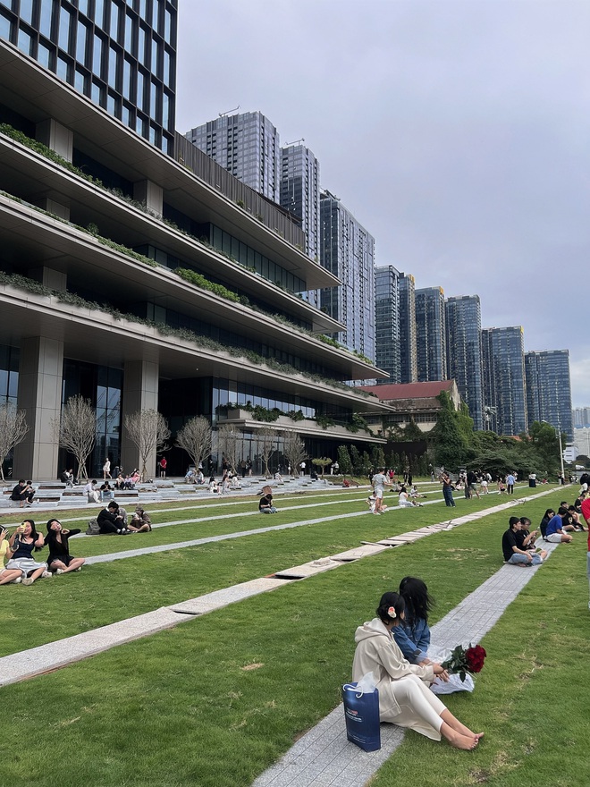Góc check-in ga Ba Son bất ngờ "thay áo mới", view triệu đô đặc biệt hơn hẳn nhờ một điều- Ảnh 6.