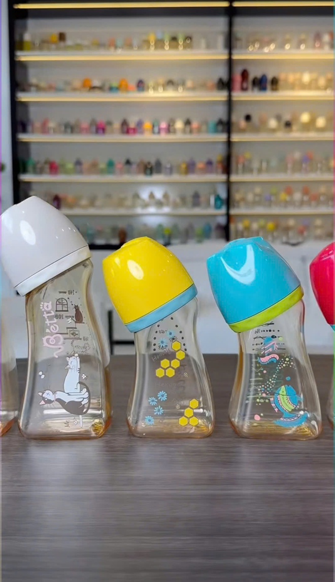 Ngắm BST bình sữa "cực đắt" nhà Bétta: Có bình lên đến hơn 17 triệu là chuyện bình thường, không hề "ảo giá" chút nào!- Ảnh 5. Ngắm BST bình sữa "cực đắt" nhà Bétta: Có bình lên đến hơn 17 triệu là chuyện bình thường, không hề "ảo giá" chút nào!- Ảnh 5.