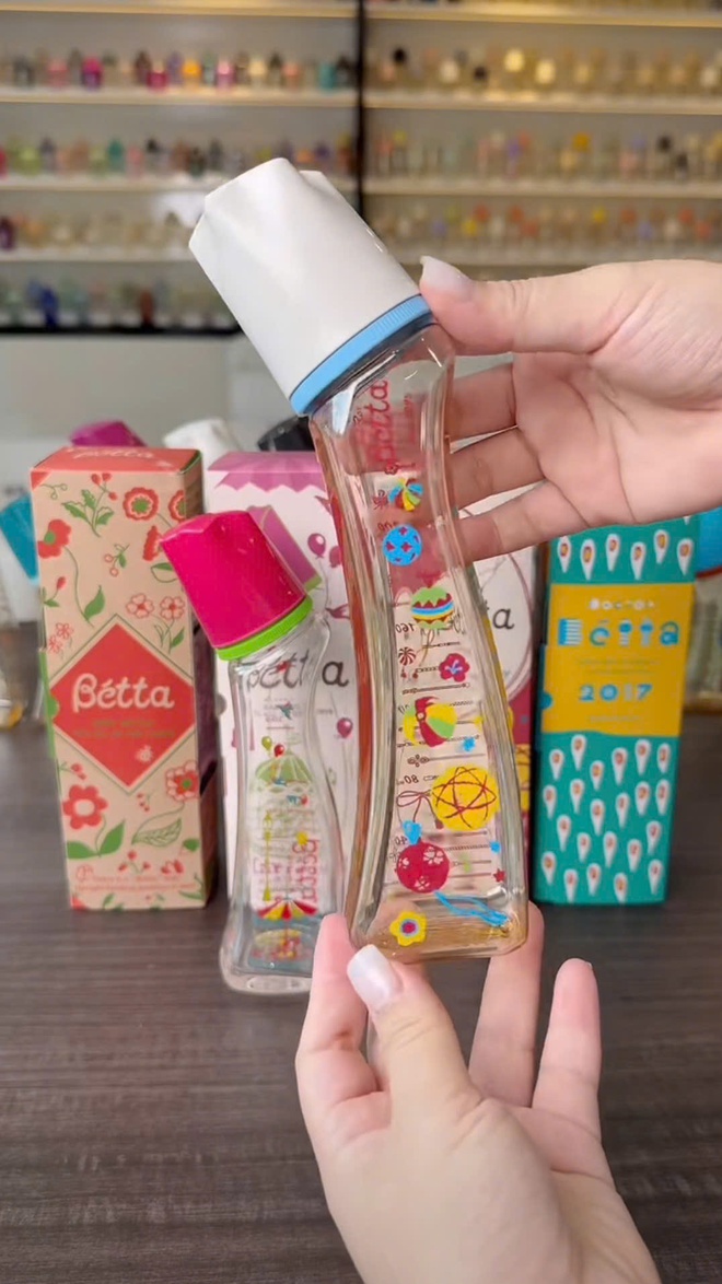 Ngắm BST bình sữa "cực đắt" nhà Bétta: Có bình lên đến hơn 17 triệu là chuyện bình thường, không hề "ảo giá" chút nào!- Ảnh 20. Ngắm BST bình sữa "cực đắt" nhà Bétta: Có bình lên đến hơn 17 triệu là chuyện bình thường, không hề "ảo giá" chút nào!- Ảnh 20.