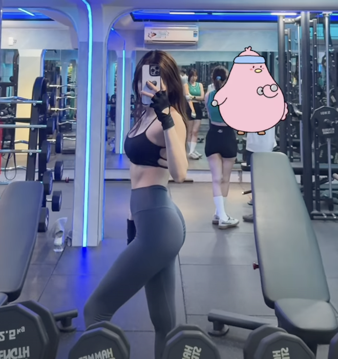 Thiều Bảo Trâm có body “nét căng” nhờ combo thể thao quen thuộc, hội chị em muốn đẹp thì "vào việc" ngay!- Ảnh 3. Thiều Bảo Trâm có body “nét căng” nhờ combo thể thao quen thuộc, hội chị em muốn đẹp thì "vào việc" ngay!- Ảnh 3.