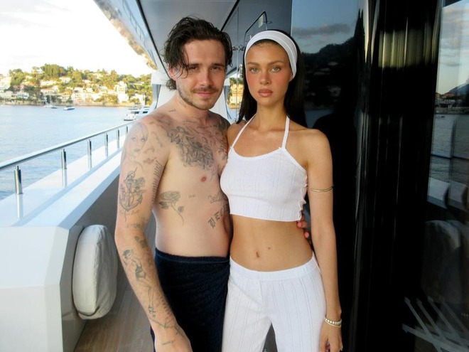 Vợ chồng Beckham đã căng: Công khai tỏ thái độ rõ rệt với dâu cả trên MXH- Ảnh 2. Vợ chồng Beckham đã căng: Công khai tỏ thái độ rõ rệt với dâu cả trên MXH- Ảnh 2.
