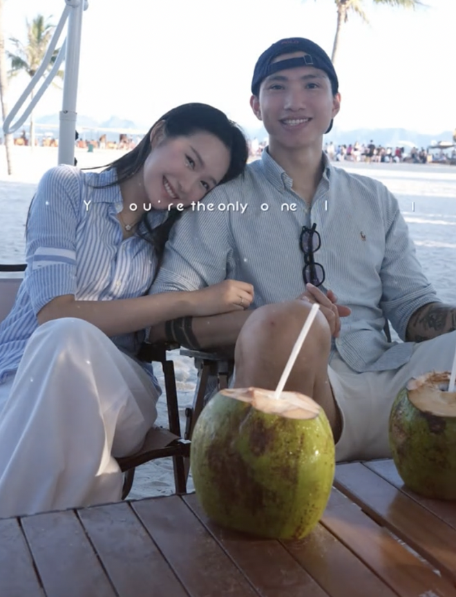 Đoàn Văn Hậu tung loạt ảnh thân mật bên vợ, sắc vóc Top 10 Hoa hậu Doãn Hải My chiếm trọn spotlight- Ảnh 9. Đoàn Văn Hậu tung loạt ảnh thân mật bên vợ, sắc vóc Top 10 Hoa hậu Doãn Hải My chiếm trọn spotlight- Ảnh 9.