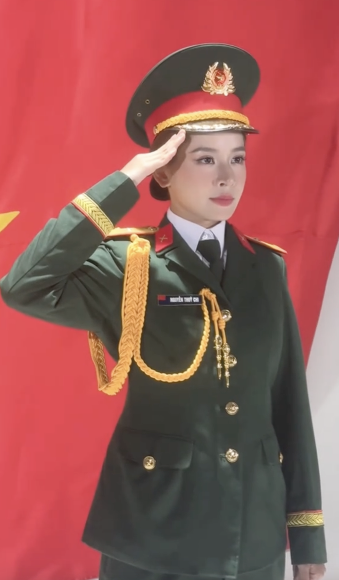 Nhan sắc Chi Pu "là thần", 24 giờ đổi tạo hình dồn dập khiến MXH chao đảo- Ảnh 5. Nhan sắc Chi Pu "là thần", 24 giờ đổi tạo hình dồn dập khiến MXH chao đảo- Ảnh 5.