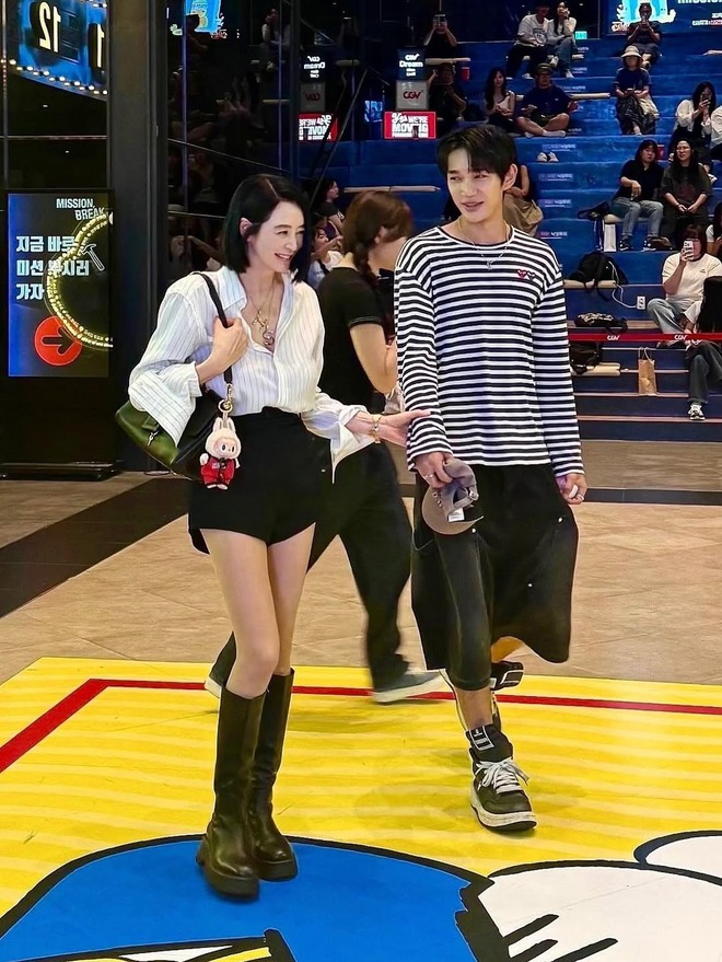 "Chị đại" U60 lên đồ khiến cả showbiz chấn động, hàng triệu cô gái ước về già mình được đẹp như vậy!- Ảnh 5. "Chị đại" U60 lên đồ khiến cả showbiz chấn động, hàng triệu cô gái ước về già mình được đẹp như vậy!- Ảnh 5.