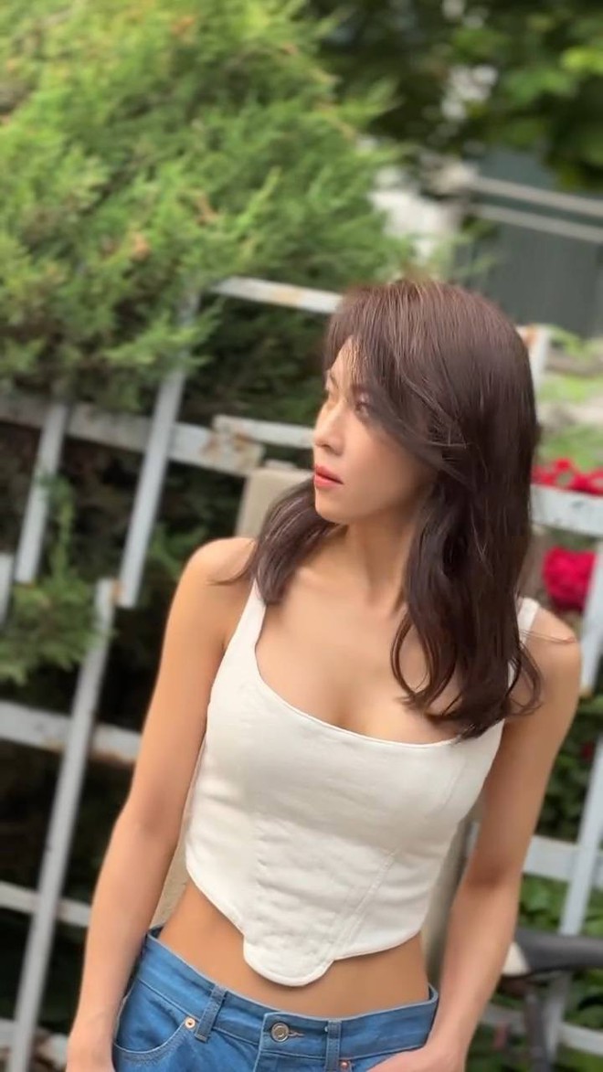 Nhan sắc gây sốc tột độ của Ha Ji Won, nhìn sang ảnh tự đăng mà không biết đâu là thật- Ảnh 2.