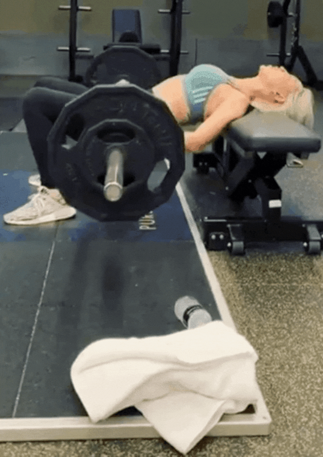 Tóc Tiên có body "nóng bỏng mắt" là nhờ squat và plank cả đấy, hội chị em ngắm rồi đi tập liền đi!- Ảnh 12. Tóc Tiên có body "nóng bỏng mắt" là nhờ squat và plank cả đấy, hội chị em ngắm rồi đi tập liền đi!- Ảnh 12.