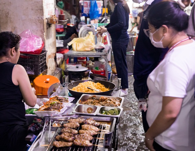 Phường Sài Gòn: Có 2 hàng phở nấu suốt 1 thập kỷ, quán hủ tiếu “người yêu cũ” khiến sao Việt ghé đến hoài- Ảnh 10.