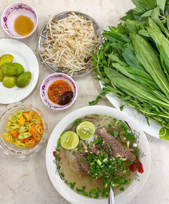 Phường Sài Gòn: Có 2 hàng phở nấu suốt 1 thập kỷ, quán hủ tiếu “người yêu cũ” khiến sao Việt ghé đến hoài- Ảnh 24.
