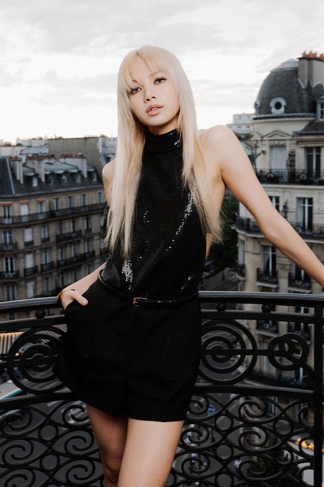 Lisa thay đổi làm dân tình “quay xe”, outfit đặc biệt thành tâm điểm trong concert BLACKPINK- Ảnh 9.