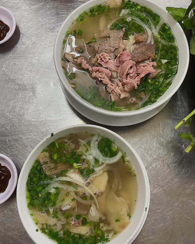 Phường Sài Gòn: Có 2 hàng phở nấu suốt 1 thập kỷ, quán hủ tiếu “người yêu cũ” khiến sao Việt ghé đến hoài- Ảnh 3.