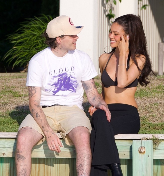 Bắt gặp con cả bất hiếu nhà Beckham ôm nữ thừa kế nhà tỷ phú không rời, bố mẹ đẻ chỉ còn là "người dưng"!- Ảnh 2.