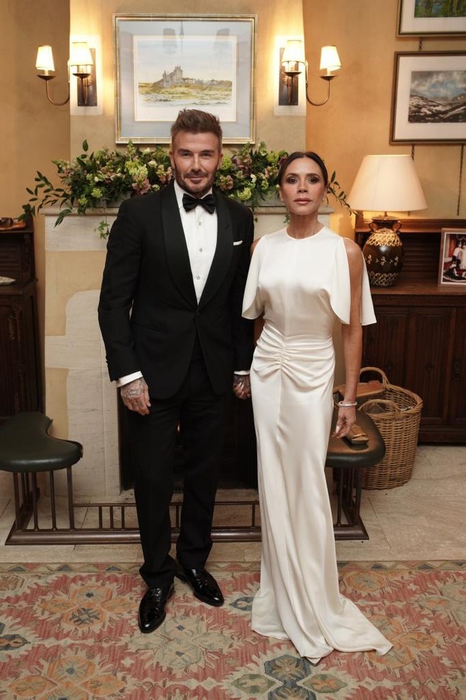 Con cả bất hiếu nhà Beckham nay "báo hại" đến cả em gái út Harper Seven- Ảnh 2.
