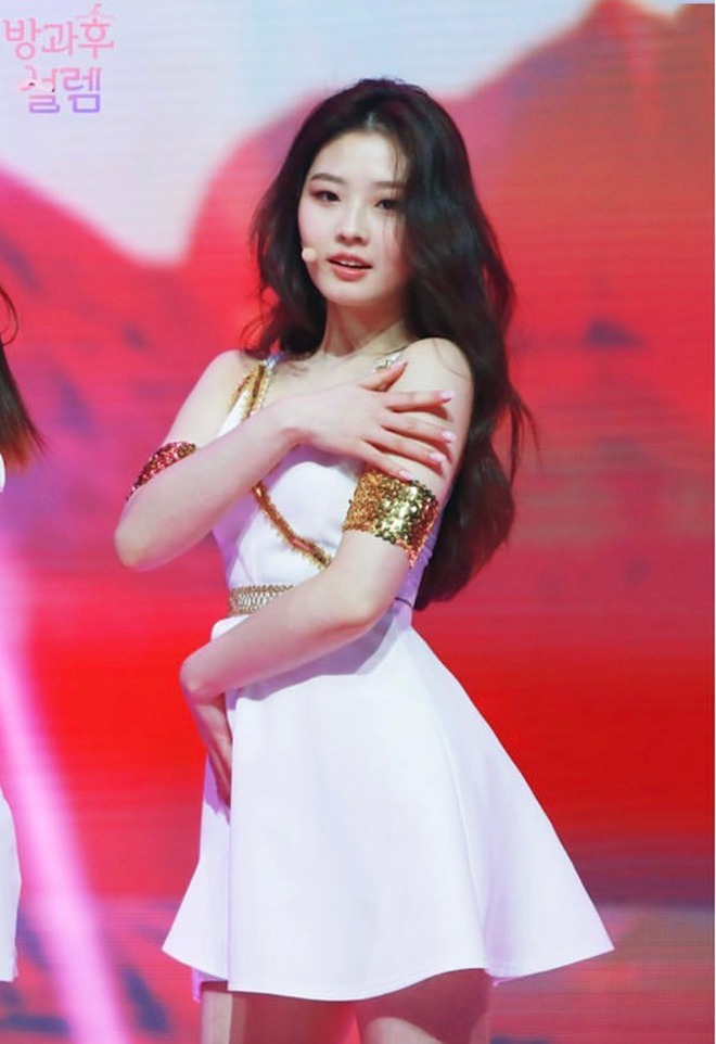 Bất ngờ với danh tính fan girl cháy nhất concert BLACKPINK khiến 4 triệu người vào cuộc tìm kiếm- Ảnh 3. Bất ngờ với danh tính fan girl cháy nhất concert BLACKPINK khiến 4 triệu người vào cuộc tìm kiếm- Ảnh 3.