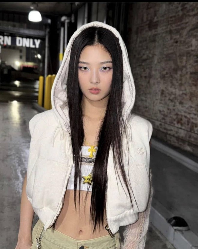 Bất ngờ với danh tính fan girl cháy nhất concert BLACKPINK khiến 4 triệu người vào cuộc tìm kiếm- Ảnh 6. Bất ngờ với danh tính fan girl cháy nhất concert BLACKPINK khiến 4 triệu người vào cuộc tìm kiếm- Ảnh 6.
