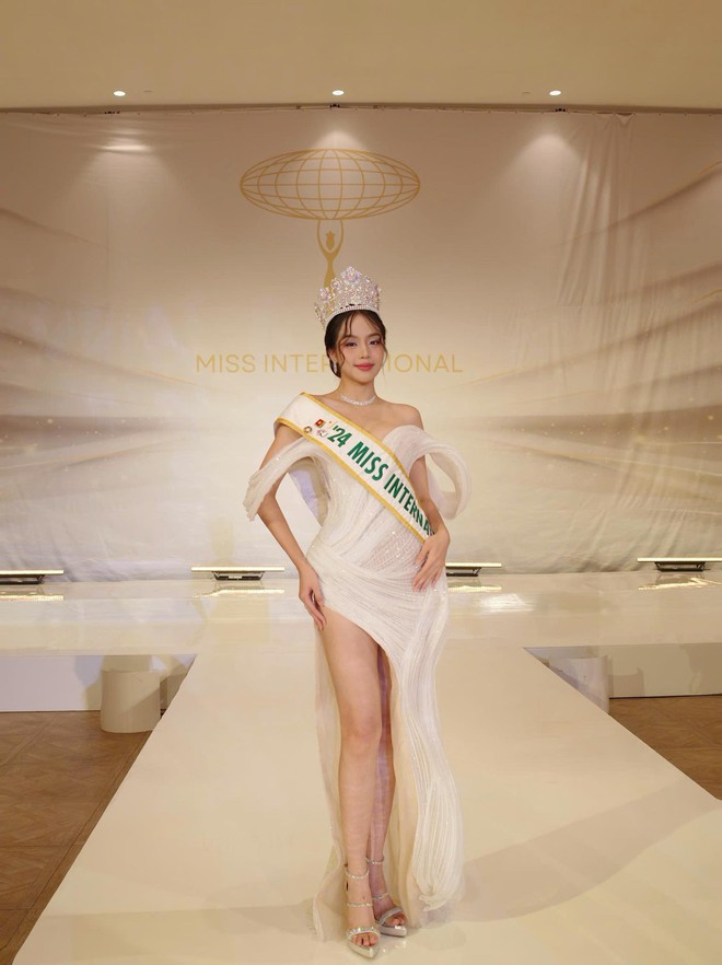 Hoa hậu Thanh Thủy rút kinh nghiệm- Ảnh 2. Hoa hậu Thanh Thủy rút kinh nghiệm- Ảnh 2.