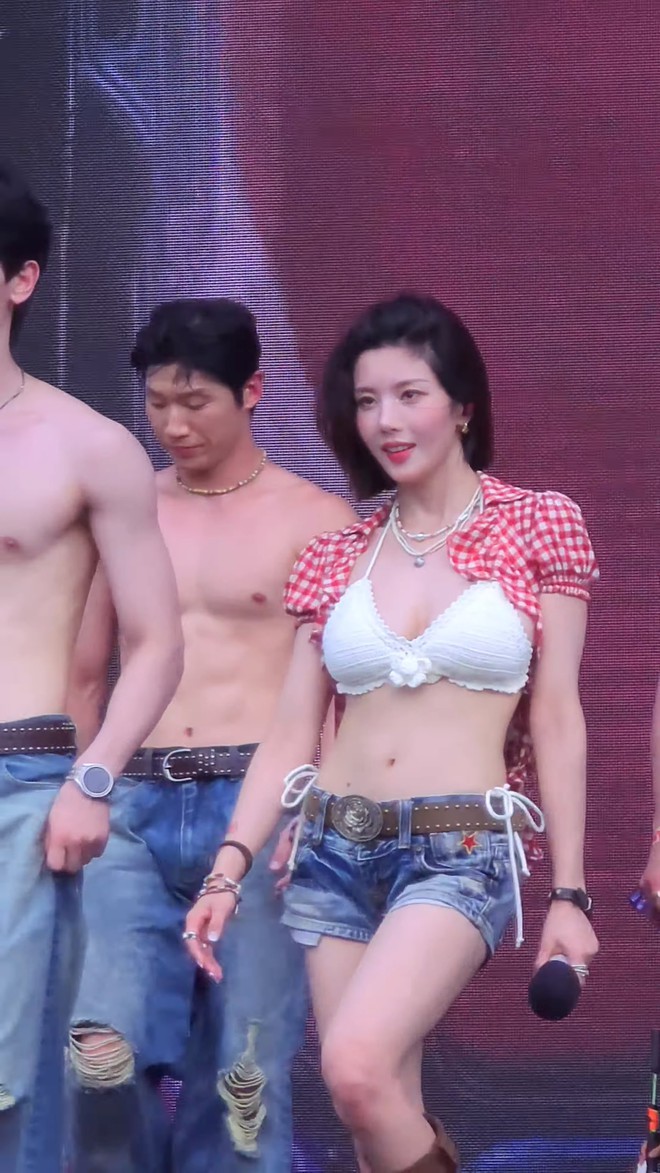 Nữ thần warterbomb Kwon Eun Bi hút triệu views với body sexy bốc lửa, hoá ra nhờ chăm tập môn này- Ảnh 3.