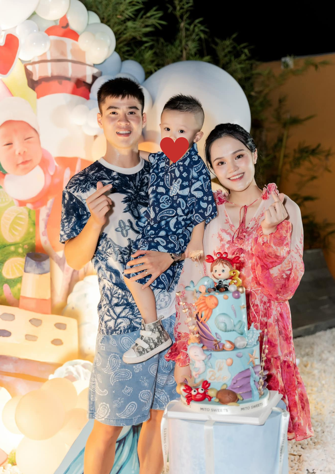 Cầu thủ nổi tiếng bị đồn "đi đường quyền" với vợ tiểu thư giữa trung tâm thương mại, 5 năm sau tình cảm ra sao?- Ảnh 4. Cầu thủ nổi tiếng bị đồn "đi đường quyền" với vợ tiểu thư giữa trung tâm thương mại, 5 năm sau tình cảm ra sao?- Ảnh 4.