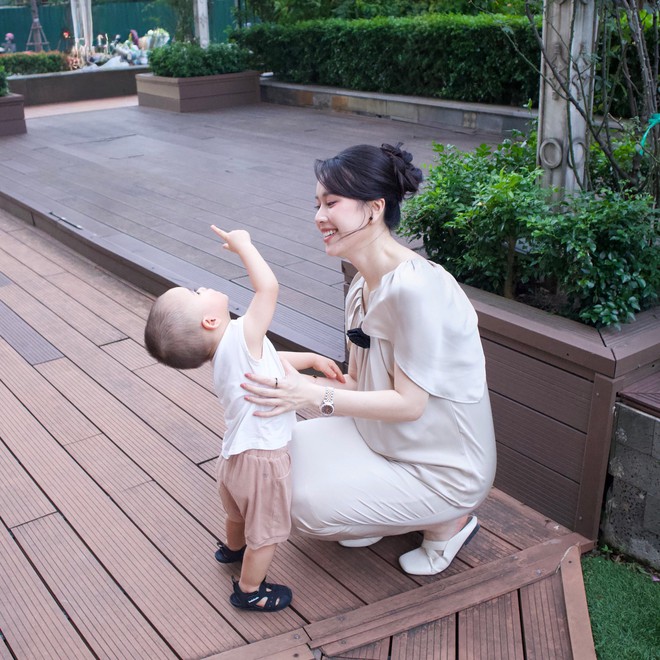 Mai Ngọc hẹn hò team mẹ bỉm sữa: Toàn nhan sắc đỉnh chóp, lên chức rồi mà vẫn sang - xịn - đẹp- Ảnh 3.