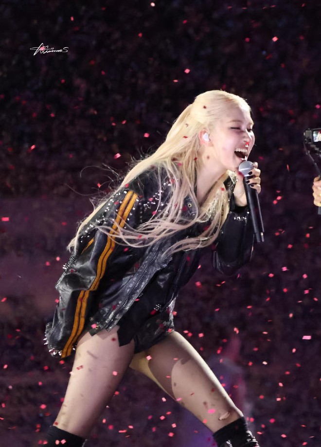 Rosé (BLACKPINK) mê tít môn này, từng bị chê chân vòng kiềng nay chân dài nuột nà, thẳng tắp, chị em học gấp!- Ảnh 4. Rosé (BLACKPINK) mê tít môn này, từng bị chê chân vòng kiềng nay chân dài nuột nà, thẳng tắp, chị em học gấp!- Ảnh 4.