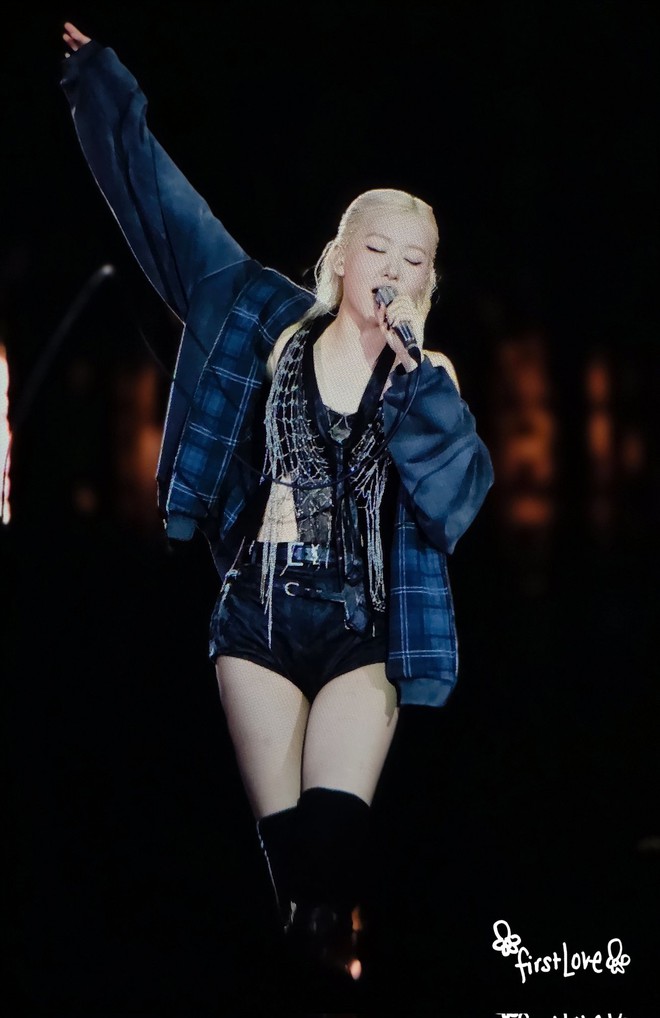 Rosé (BLACKPINK) mê tít môn này, từng bị chê chân vòng kiềng nay chân dài nuột nà, thẳng tắp, chị em học gấp!- Ảnh 9. Rosé (BLACKPINK) mê tít môn này, từng bị chê chân vòng kiềng nay chân dài nuột nà, thẳng tắp, chị em học gấp!- Ảnh 9.