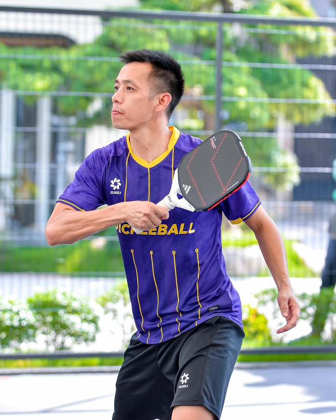 Thiếu gia nhà bầu Hiển rủ Văn Quyết, Duy Manh chơi pickleball, trận đấu căng như ATP, nhìn "phẩy vợt" mà choáng- Ảnh 8.
