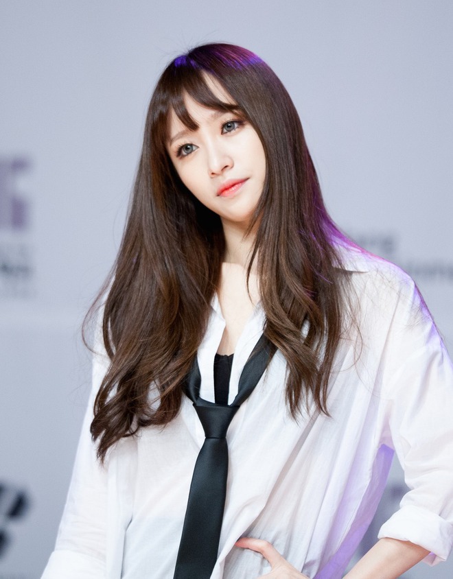 Không thể nhận ra "nữ hoàng sexy" Hani (EXID), mũi lệch mặt méo đến thế này!- Ảnh 10.