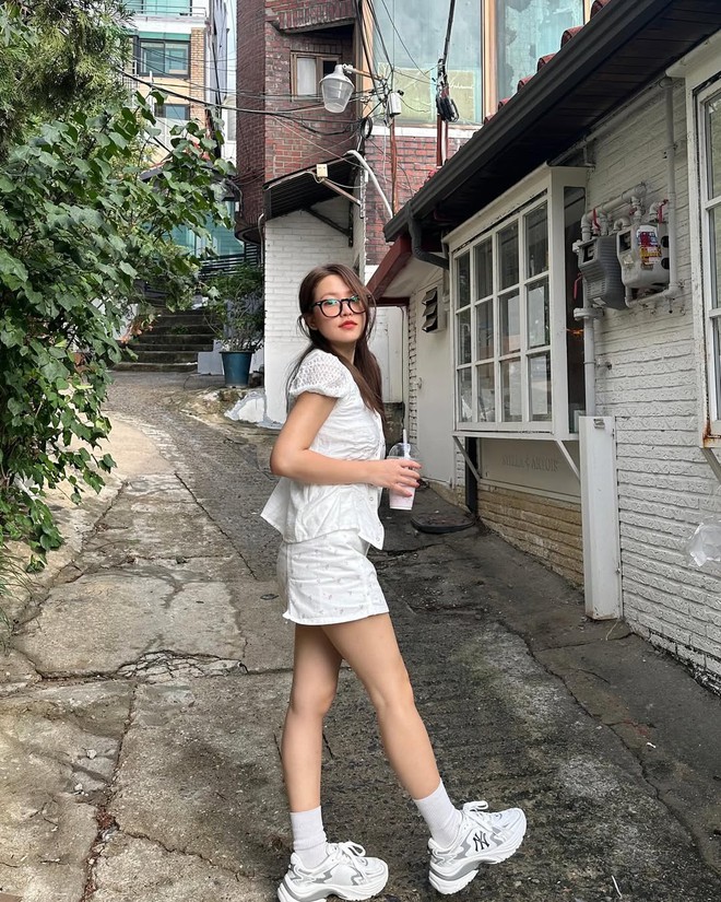 Tiểu thư tài phiệt hot nhất màn ảnh Hàn hiện tại: Trên phim ăn diện sang chảnh, đời thường tối giản bất ngờ- Ảnh 10.