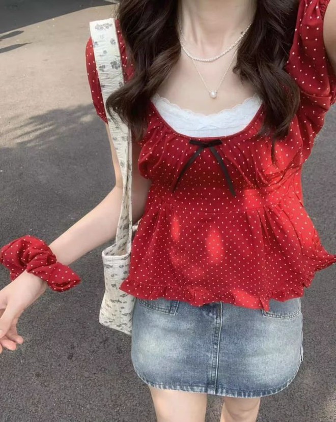 Chị em từ châu Á đến trời Tây đang chìm đắm với đồ chấm bi, tưởng "ô dề" ai ngờ đẹp và sang thôi nhé!- Ảnh 17.