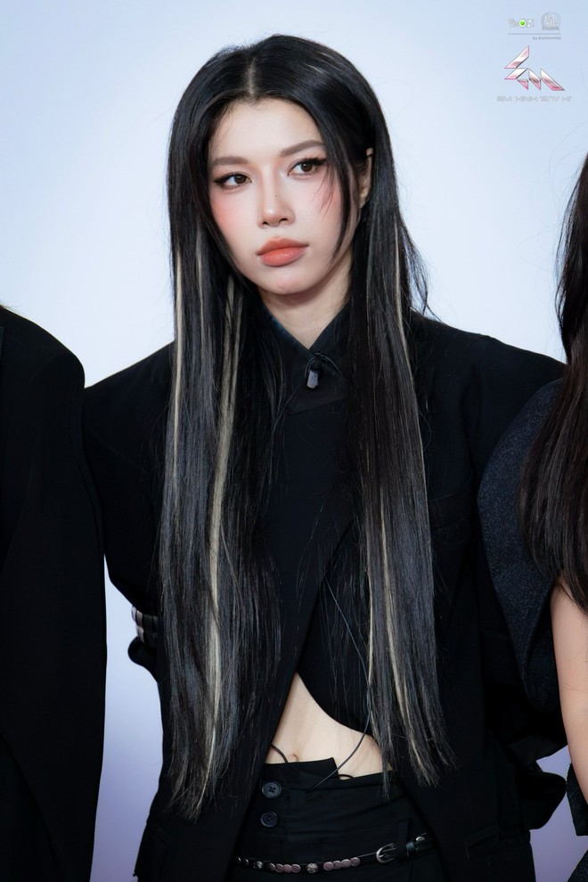 Quá khứ không "gồng cứng người" của "Em Xinh" LyHan- Ảnh 7.