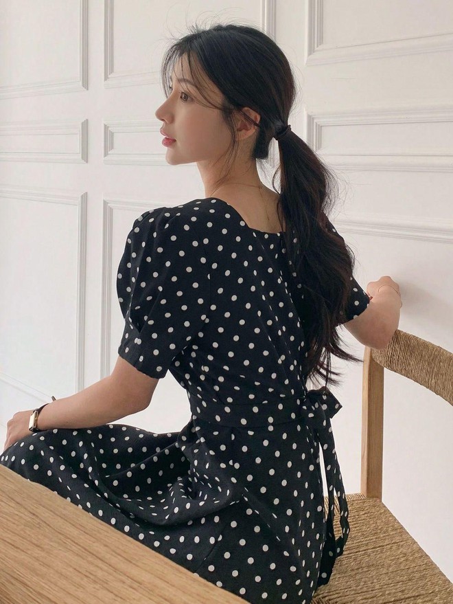 Chị em từ châu Á đến trời Tây đang chìm đắm với đồ chấm bi, tưởng "ô dề" ai ngờ đẹp và sang thôi nhé!- Ảnh 11.