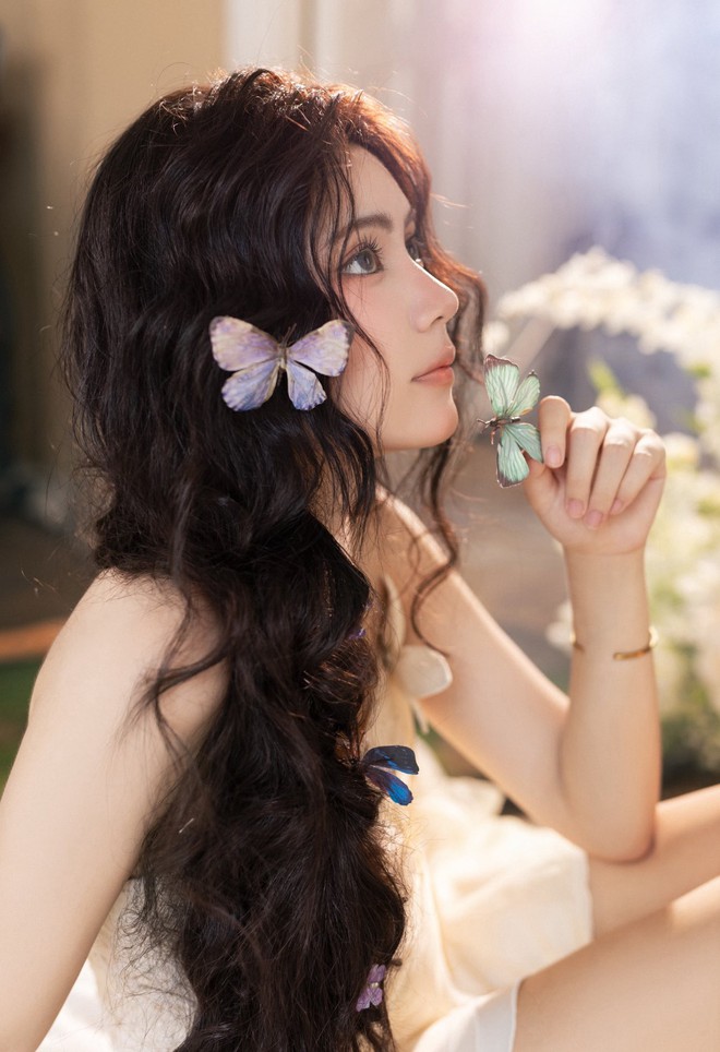 Hạt Dẻ nhà MC Quyền Linh visual xinh hết nấc ở chung kết bóng rổ, biểu cảm thiếu nữ tuổi 17 thẹn thùng gây sốt!- Ảnh 10.