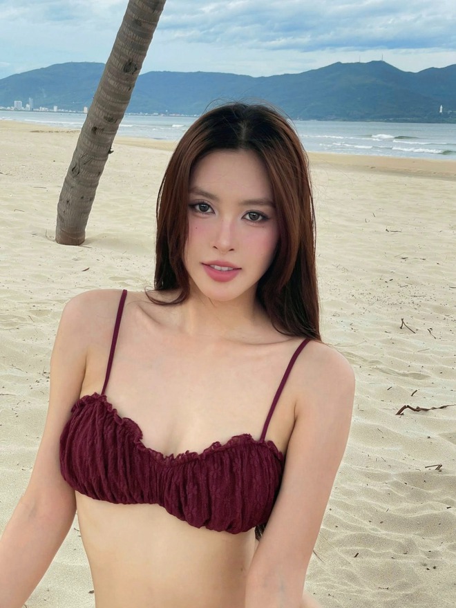 Tiểu Vy mặc bikini đẹp ác liệt, visual lẫn body đều chuốc say người ngắm- Ảnh 2.