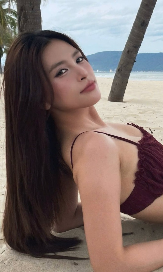Tiểu Vy mặc bikini đẹp ác liệt, visual lẫn body đều chuốc say người ngắm- Ảnh 3.